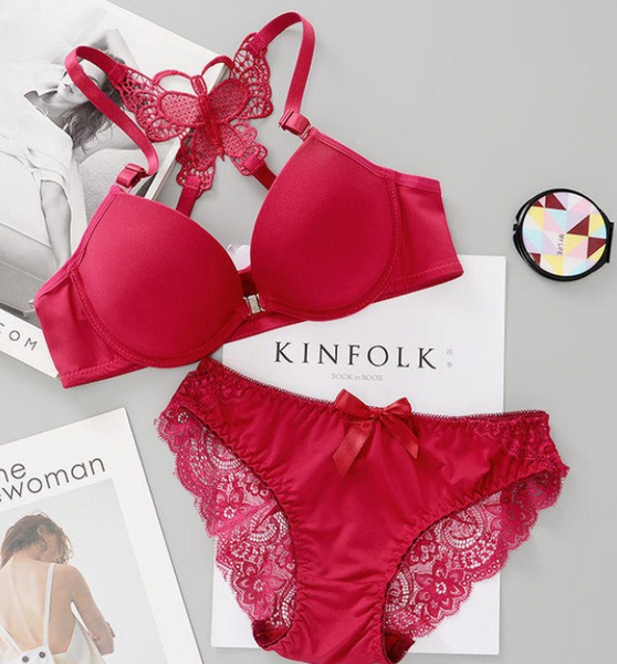 "Stylish Padded Lace Bra & Panty Set with Butterfly Back Design Comfort and Style Combined 🦋❤️✨"