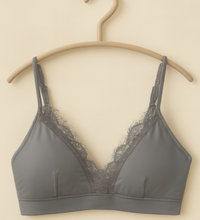 Light-Padded Soft Lace Trimmed Non-Wired Bra Elegant & Comfortable Everyday Wear