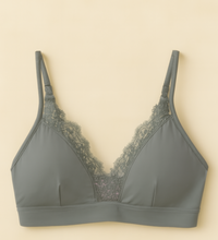 Light-Padded Soft Lace Trimmed Non-Wired Bra Elegant & Comfortable Everyday Wear